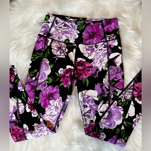 NWT Victoria’s Secret Essential High-Rise Side Pocket Leggings - Picture 8 of 9